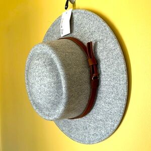 Avenue Zoe retro wool woman hat with belt buckle color gray and brown